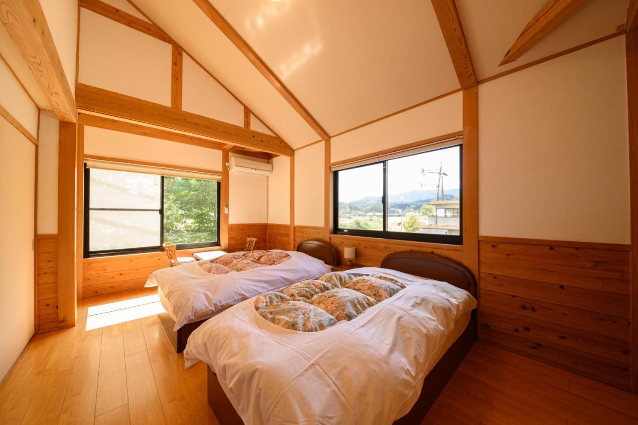 Bed and Breakfast Yufuin Flora House Экстерьер фото