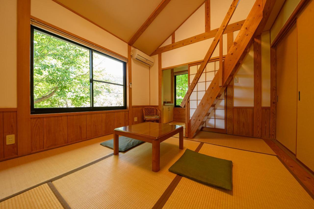 Bed and Breakfast Yufuin Flora House Экстерьер фото